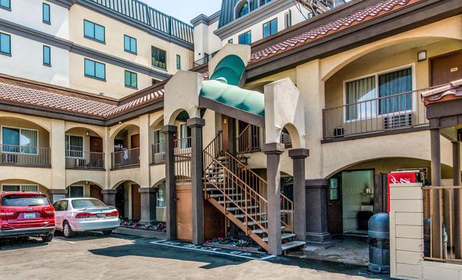 Rodeway Inn Regalodge