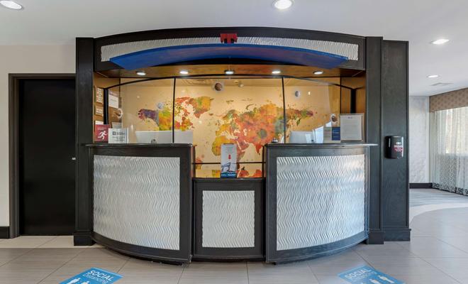 Best Western Plus Arlington North Hotel & Suites