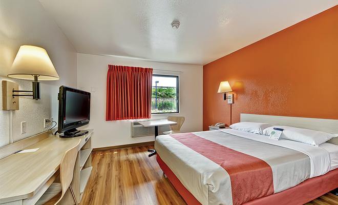 Motel 6 Chicago North - Glenview