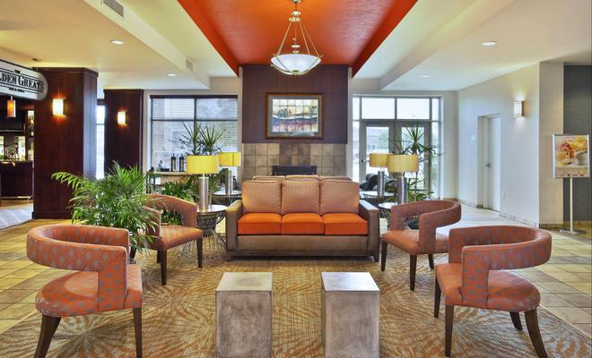 Holiday Inn Hotel & Suites Green Bay Stadium