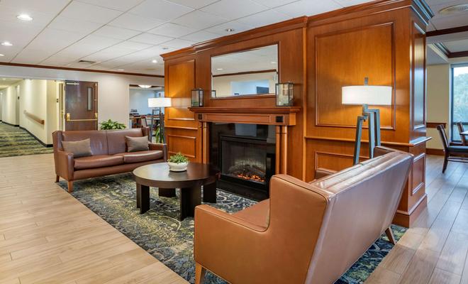 Comfort Inn & Suites Newark
