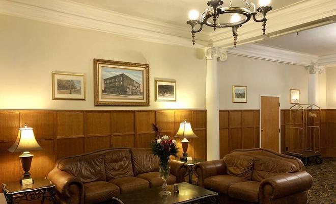 Stearns Motor Inn