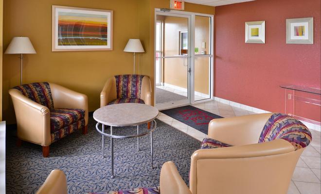 Red Roof Inn Sandusky - Milan