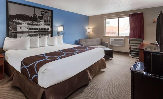 Super 8 Dubuque/Galena Area