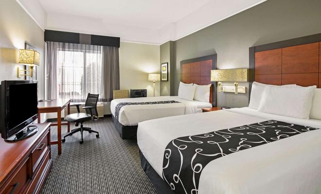 La Quinta Inn & Suites DFW Airport South / Irving