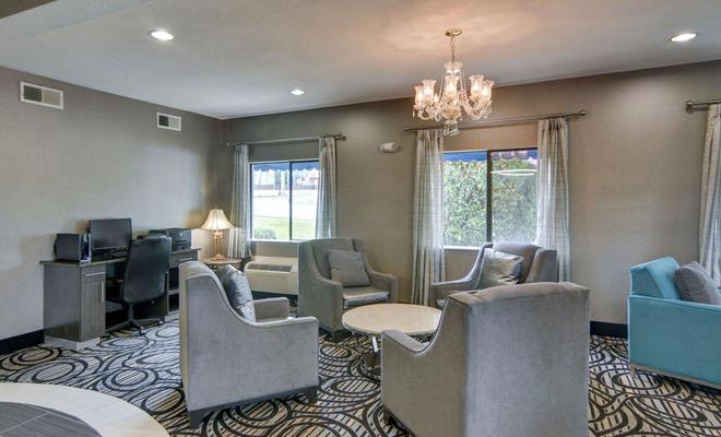 Quality Inn & Suites Grand Prairie