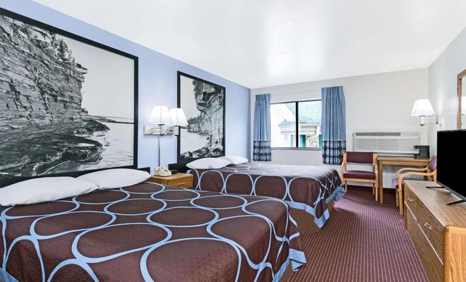 Super 8 Wisconsin Dells