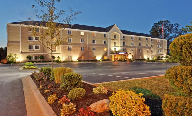 Candlewood Suites Bowling Green