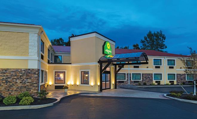 La Quinta Inn Buffalo Airport