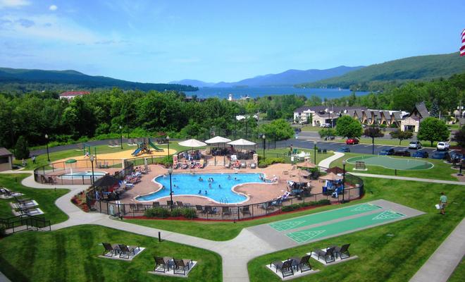 Holiday Inn Resort Lake George-Turf