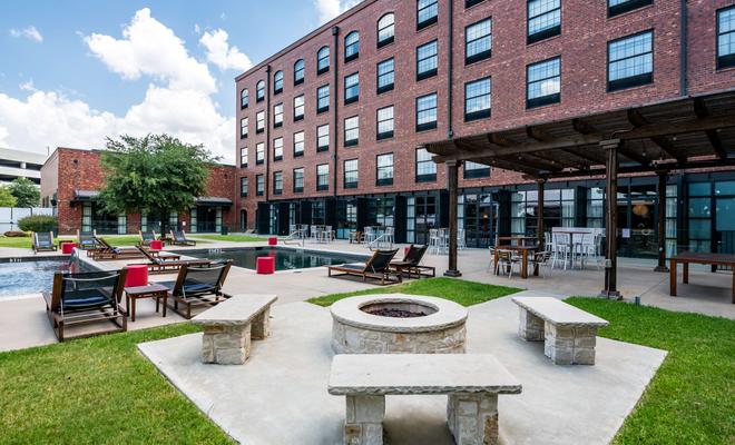 NYLO Dallas Las Colinas