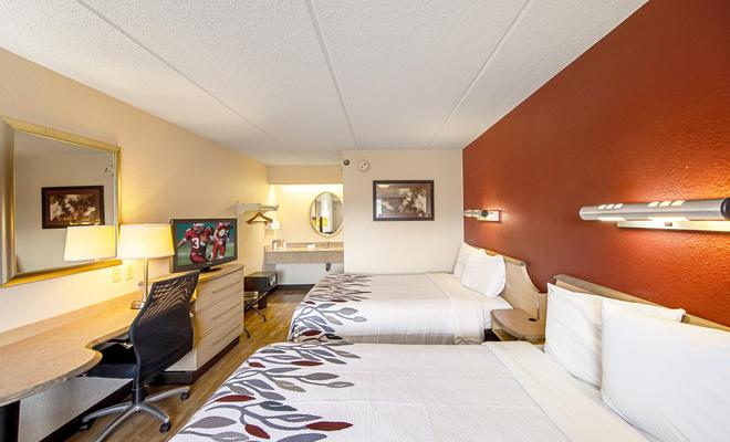 Red Roof Inn St Clairsville - Wheeling West
