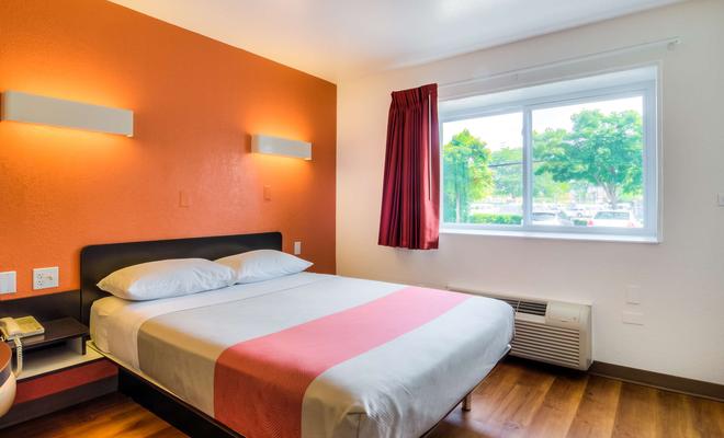 Motel 6 Chicago North Central-Arlington Hgts