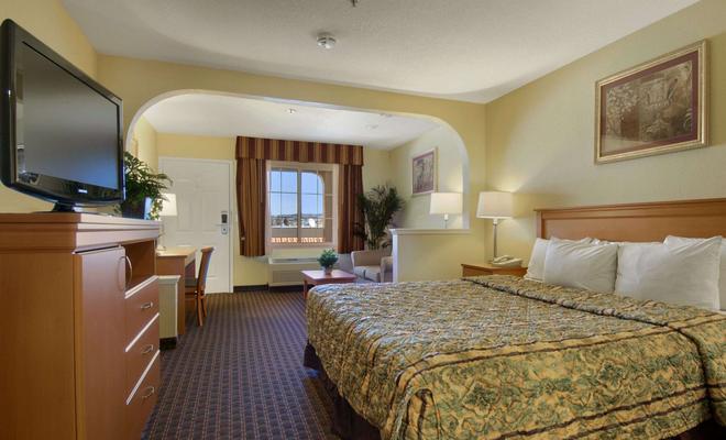Days Inn Hayward Airport
