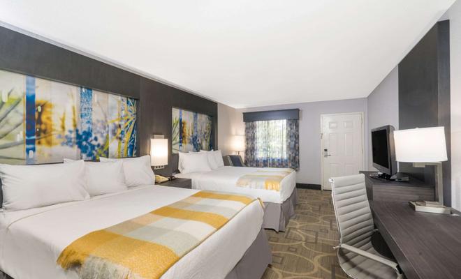 Days Inn Asheville North