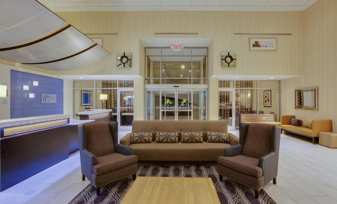 Holiday Inn Express Hotel & Suites Laurel