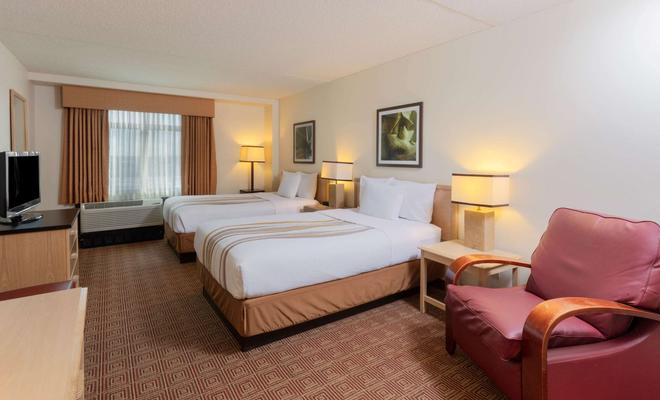 La Quinta Inn & Suites Garden City