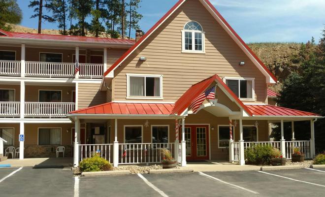 Keystone Boardwalk Inn and Suites
