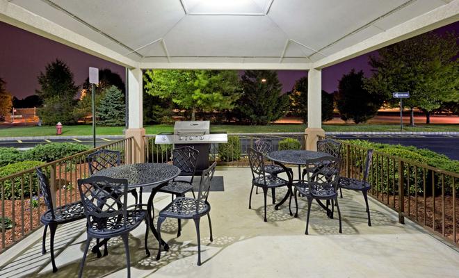 Candlewood Suites Somerset