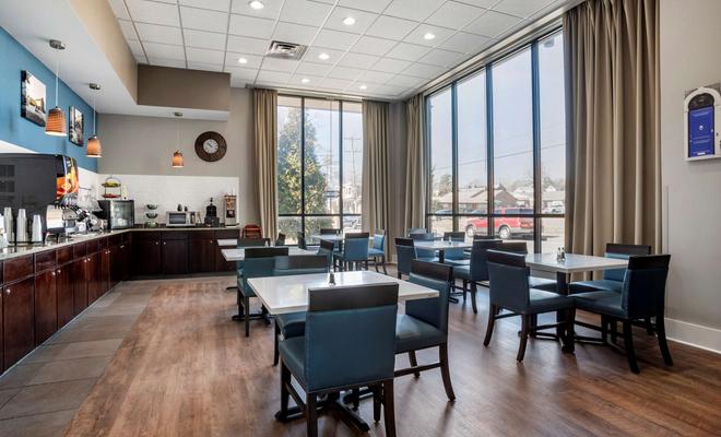 Best Western Plus Philadelphia Airport South at Widener University