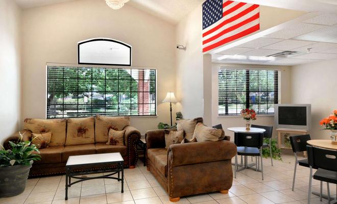 Microtel Inn by Wyndham Arlington/Dallas Area