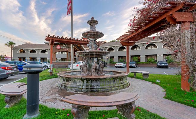 Best Western Plus Brookside Inn