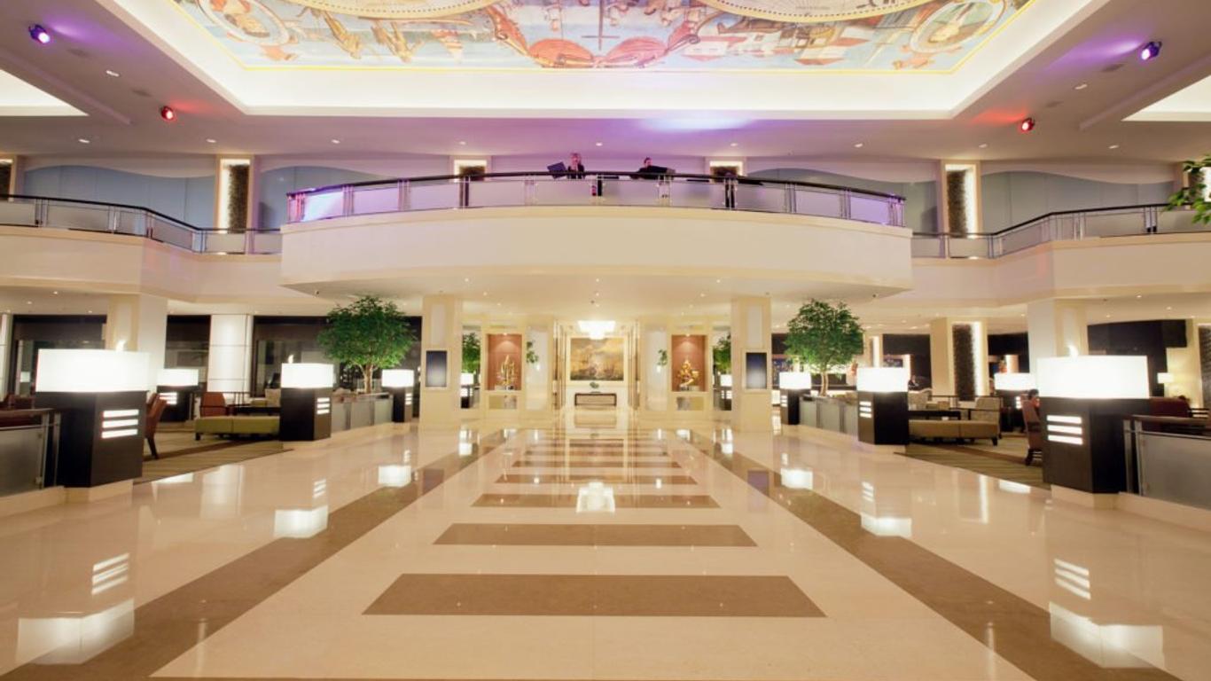 Waterfront Cebu City Hotel & Casino