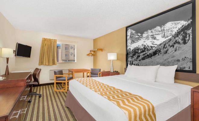 Super 8 Loveland/Fort Collins Area