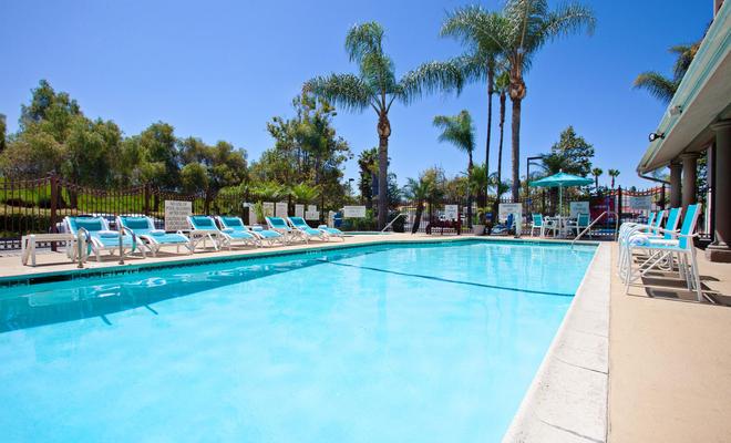 Holiday Inn Express Hotel & Suites San Diego-Escondido