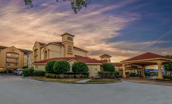 La Quinta Inn & Suites Myrtle Beach Broadway Area