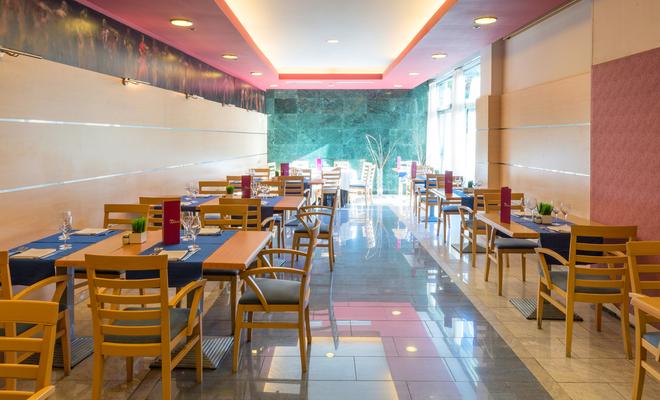 TRYP Port Cambrils Hotel