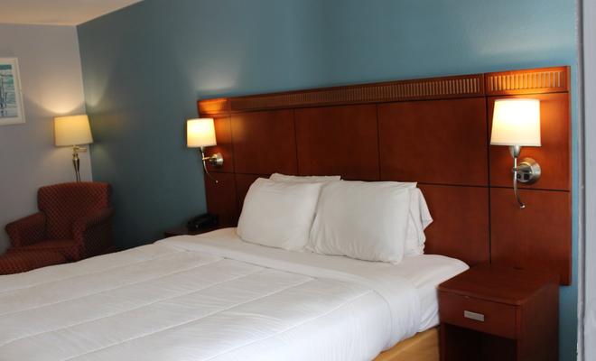 Creekside Lands Inn