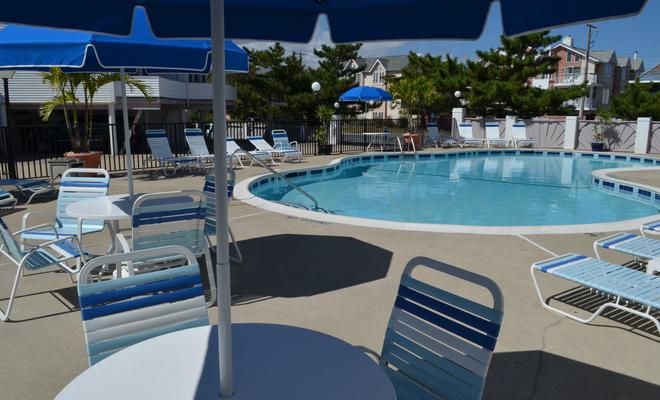 Adams Ocean Front Resort Motel and Villas