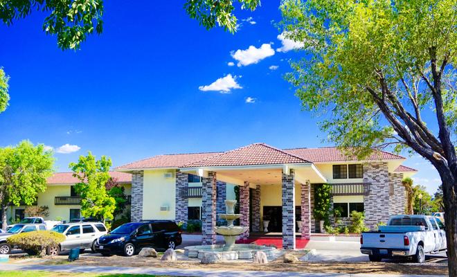 Heritage Inn & Suites