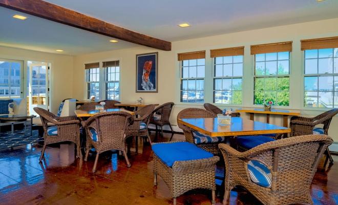 Harborside Inn
