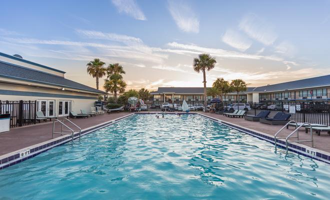 Days Inn And Suites Amelia Island At The Beach