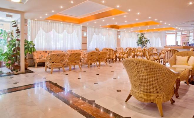 Dedalos Beach Hotel
