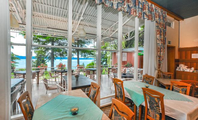 Maestral Residence