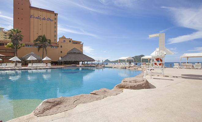 Costa De Oro Beach Hotel